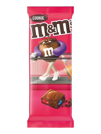 M&M'S minis ve kurabiye parçaları ile M&M'S Sütlü çikolata.