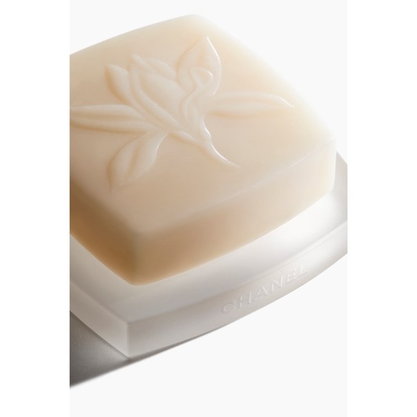 SUBLIMAGE Le Savon de Soin radiance-reveal rich revealing cleansing soap  115g